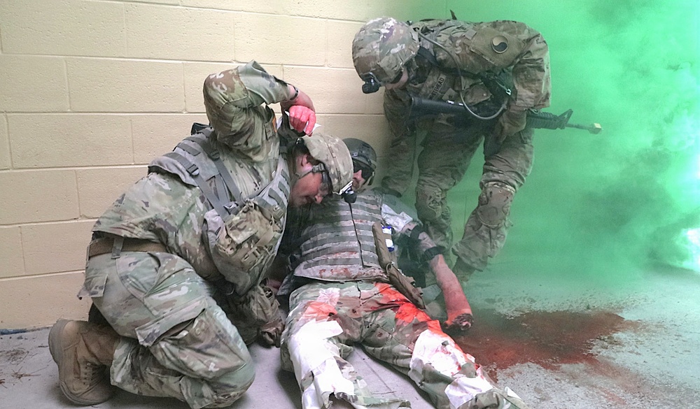 JB MDL- Engineer and Support Battalion Soldiers Evacuate Casualty Through Smoke at 1-254th Regiment Course