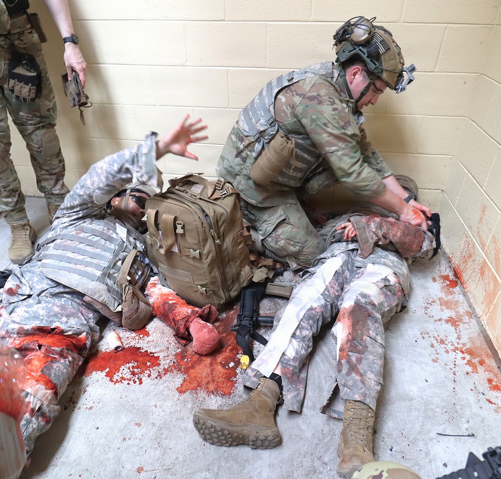 JB JB MDL- 1-17th Infantry Soldier Renders Aid Under Pressure During 1-254th Combat Medic Course