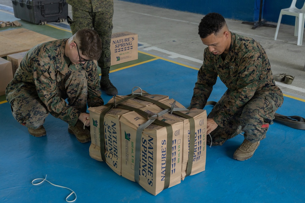 U.S., Philippines Armed Forces conduct an Air Delivery SME Exchange