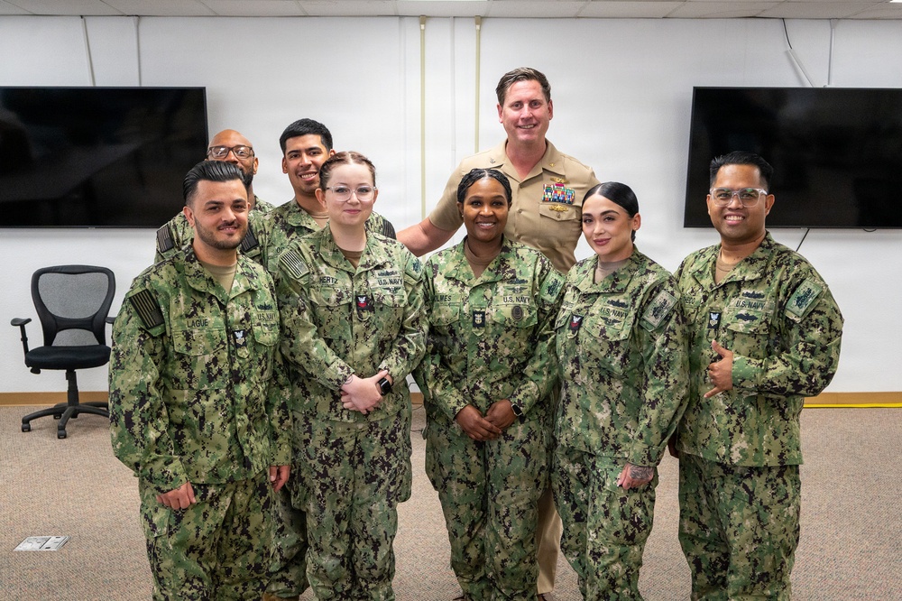 NAVSUP FLCSD Command Team Visits NBVC