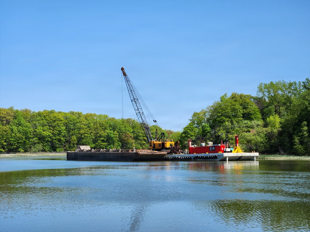 Corps of Engineers Awards Contract to Dredge Rochester Harbor in 2026