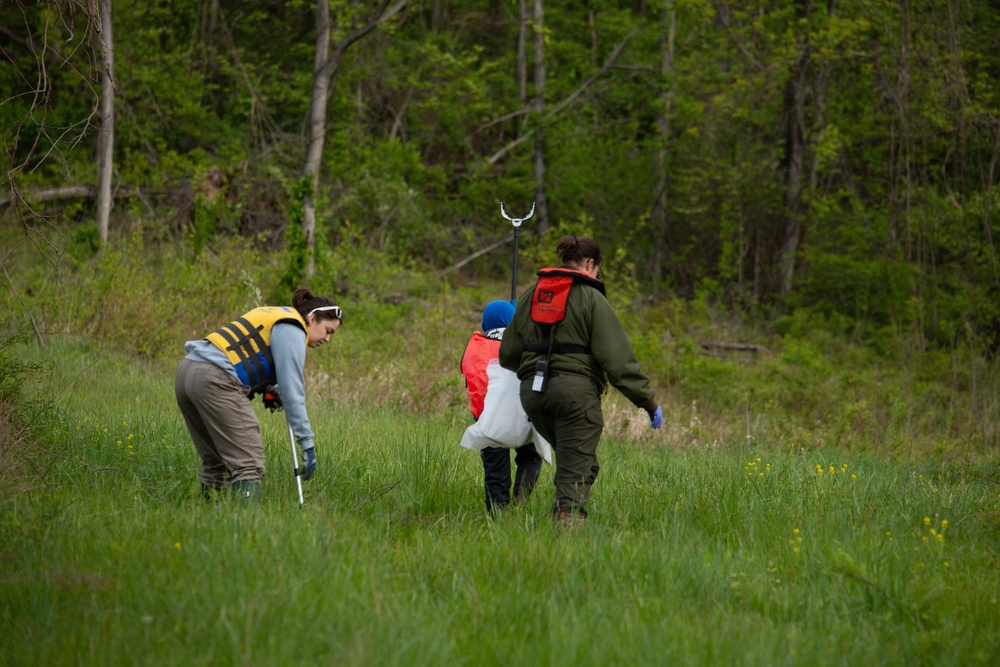 Community Volunteers Join Friends of Raystown Lake and USACE for Annual Raystown Lake Cleanup Day