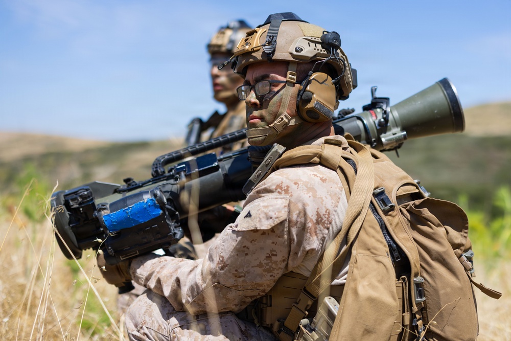 13th MEU Marines conduct a Vertical Assault Raid