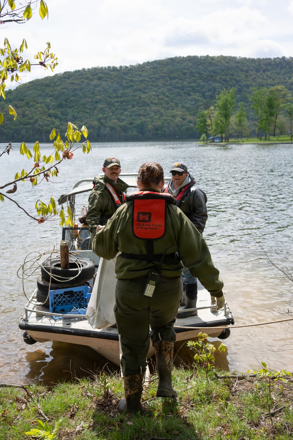 Community Volunteers Join Friends of Raystown Lake and USACE for Annual Raystown Lake Cleanup Day