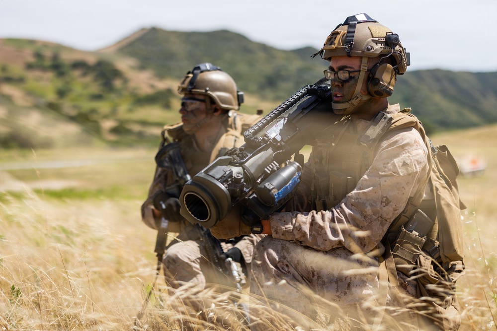 13th MEU Marines conduct a Vertical Assault Raid