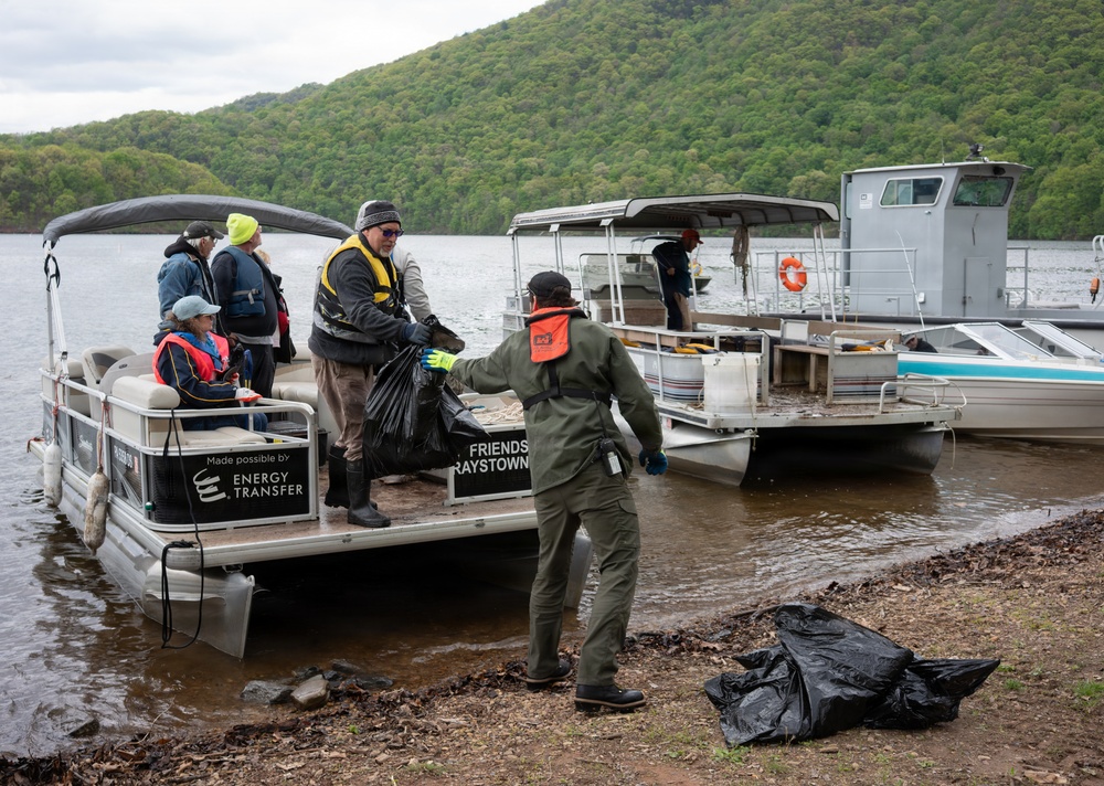 Community Volunteers Join Friends of Raystown Lake and USACE for Annual Raystown Lake Cleanup Day