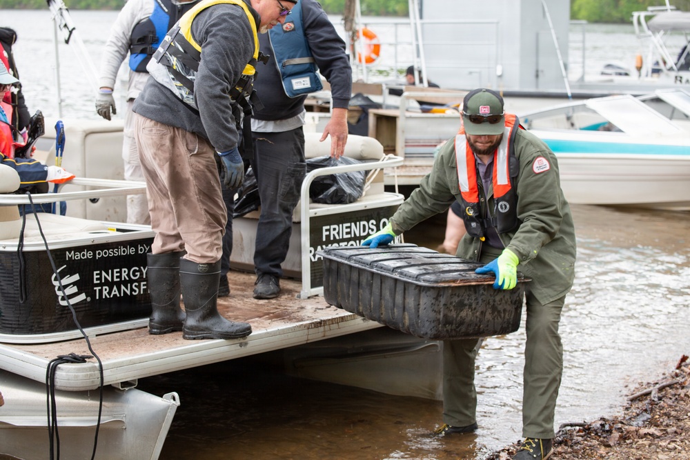 Community Volunteers Join Friends of Raystown Lake and USACE for Annual Raystown Lake Cleanup Day