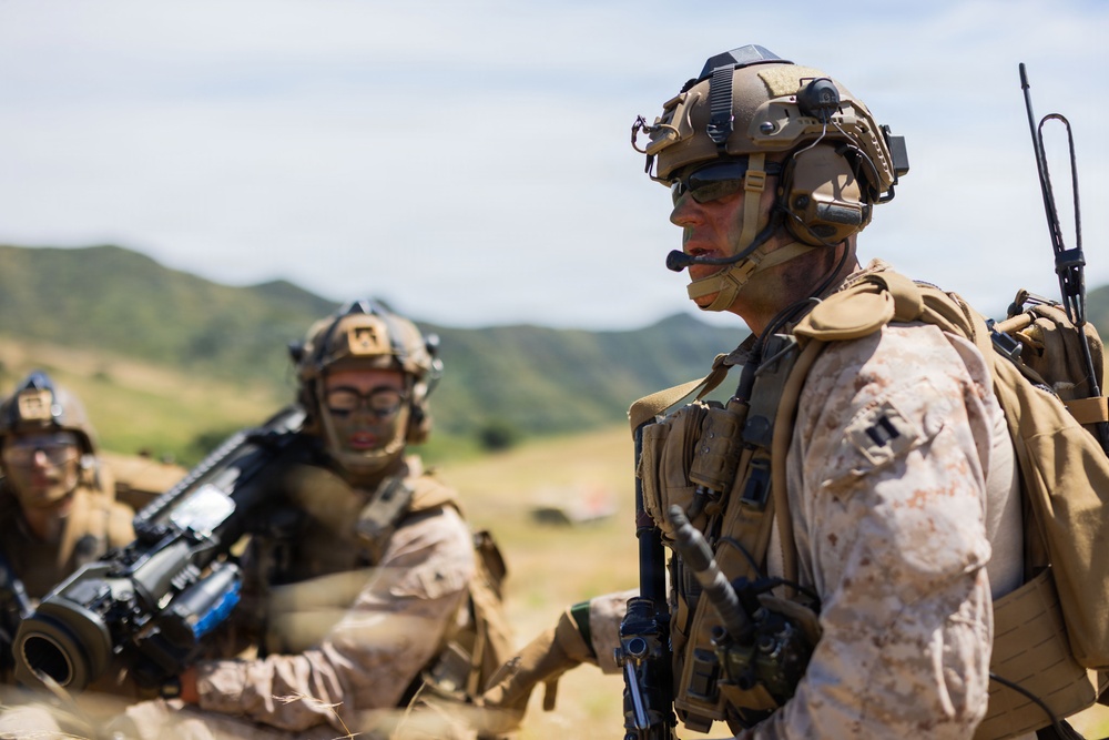 13th MEU Marines conduct a Vertical Assault Raid