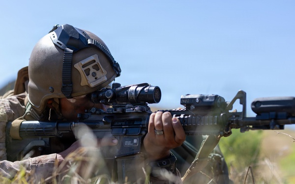 13th MEU Marines conduct a Vertical Assault Raid