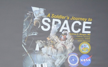 WSMR Commander, Army Astronaut, Speaks at New Mexico Museum of Space History