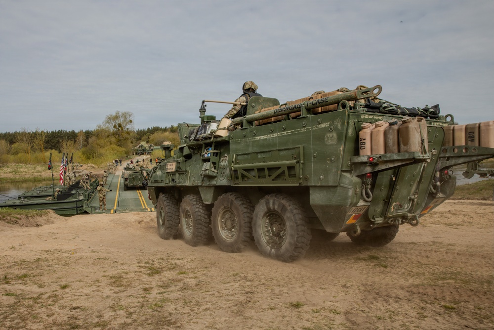 2nd Cavalry Regiment conducts wet gap crossing erected by 809th MRBC.