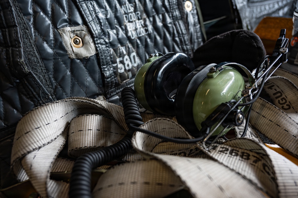 9th AS transports Seabee equipment to INDO-PACOM