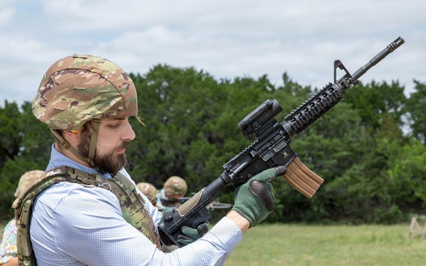 Texas Military Legislative Assistants Sharpen Skills at Fort Hood