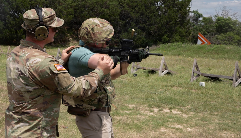 Military legislative assistants visit Fort Hood Texas