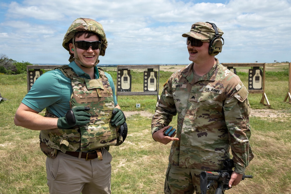 Texas Military Legislative Assistants Sharpen Skills at Fort Hood