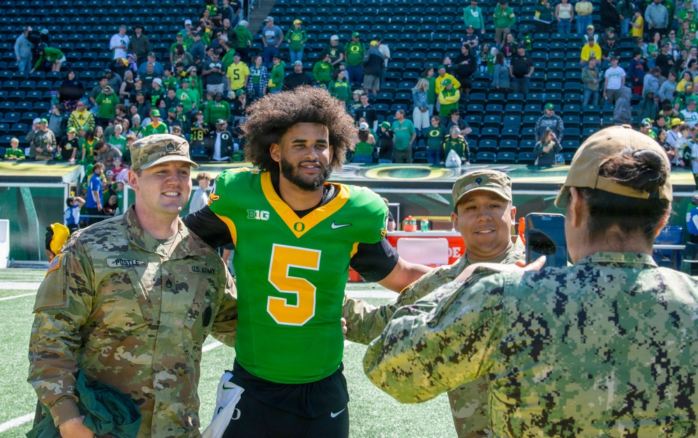 Oregon National Guard salutes service at University of Oregon Spring football game