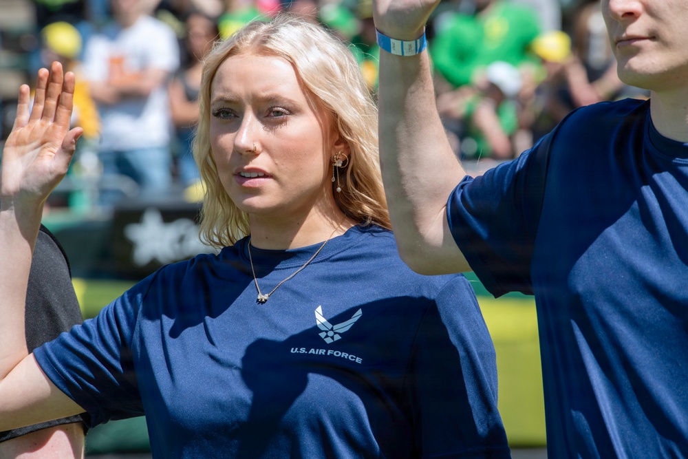 Oregon National Guard salutes service at University of Oregon Spring football game