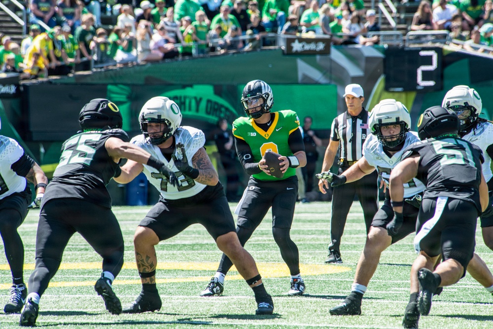 Oregon National Guard salutes service at University of Oregon Spring football game
