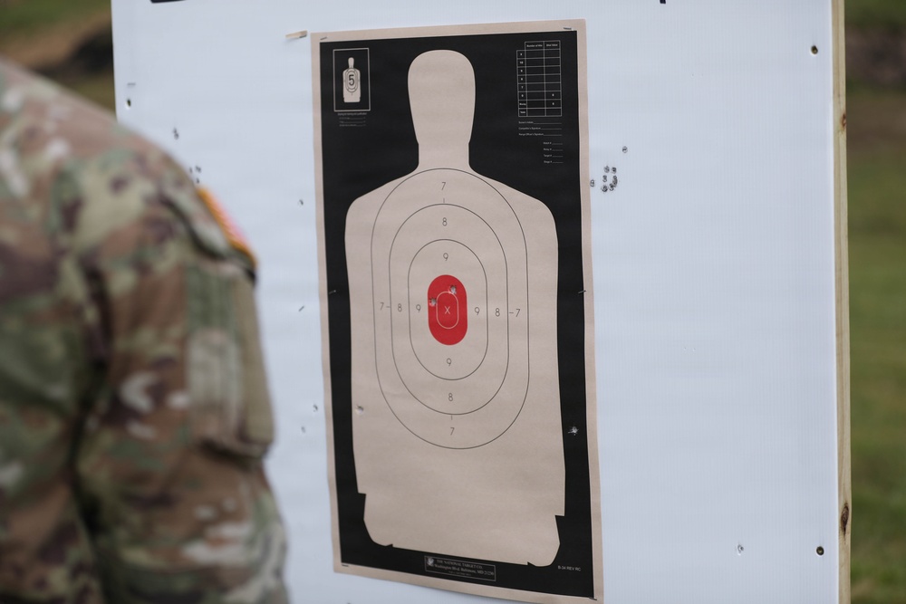 Region II Best Warrior Competitors zero their M4 carbine rifles