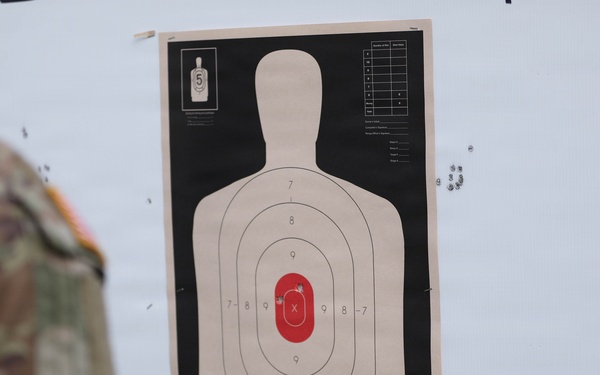 Region II Best Warrior Competitors zero their M4 carbine rifles