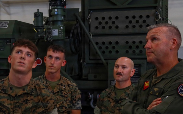 Maj. Gen. Simon Doran visits Marine Corps Air Station Kaneohe Bay, Hawaii