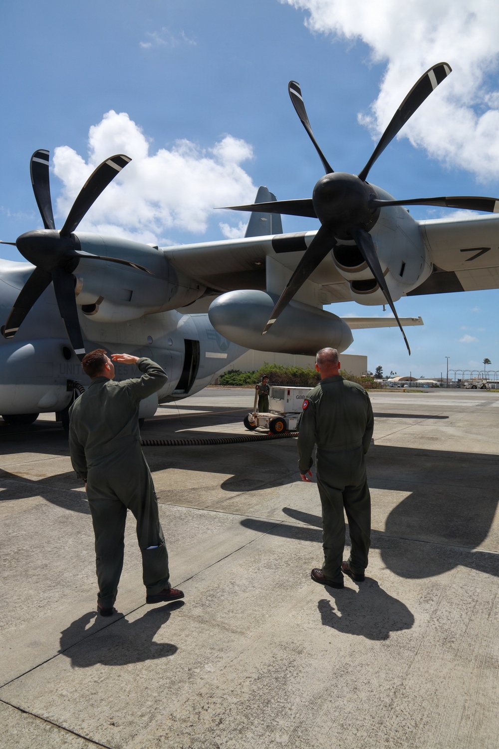 Maj. Gen. Simon Doran visits Marine Corps Air Station Kaneohe Bay, Hawaii