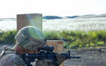 Soldiers Qualify on M4 at Camp Fuji