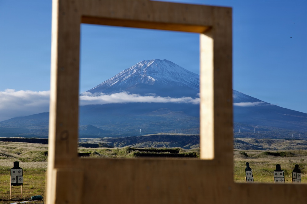 Soldiers Qualify on M4 at Camp Fuji