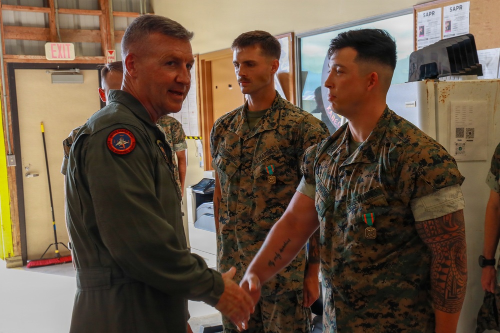 Maj. Gen. Simon Doran visits Marine Corps Air Station Kaneohe Bay, Hawaii
