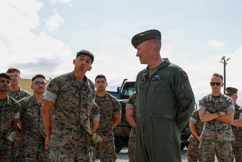 Maj. Gen. Simon Doran visits Marine Corps Air Station Kaneohe Bay, Hawaii