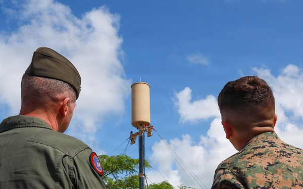 Maj. Gen. Simon Doran visits Marine Corps Air Station Kaneohe Bay, Hawaii