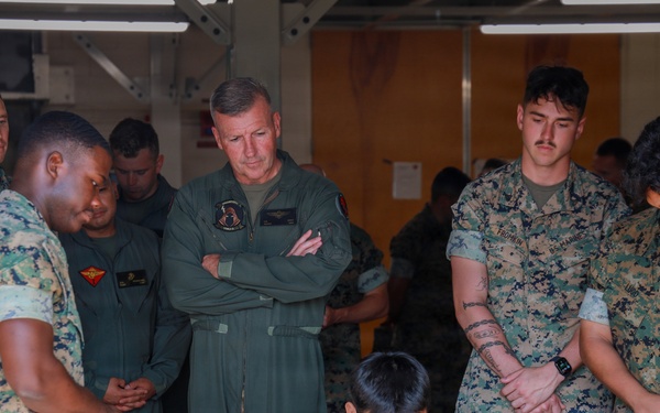 Maj. Gen. Simon Doran visits Marine Corps Air Station Kaneohe Bay, Hawaii