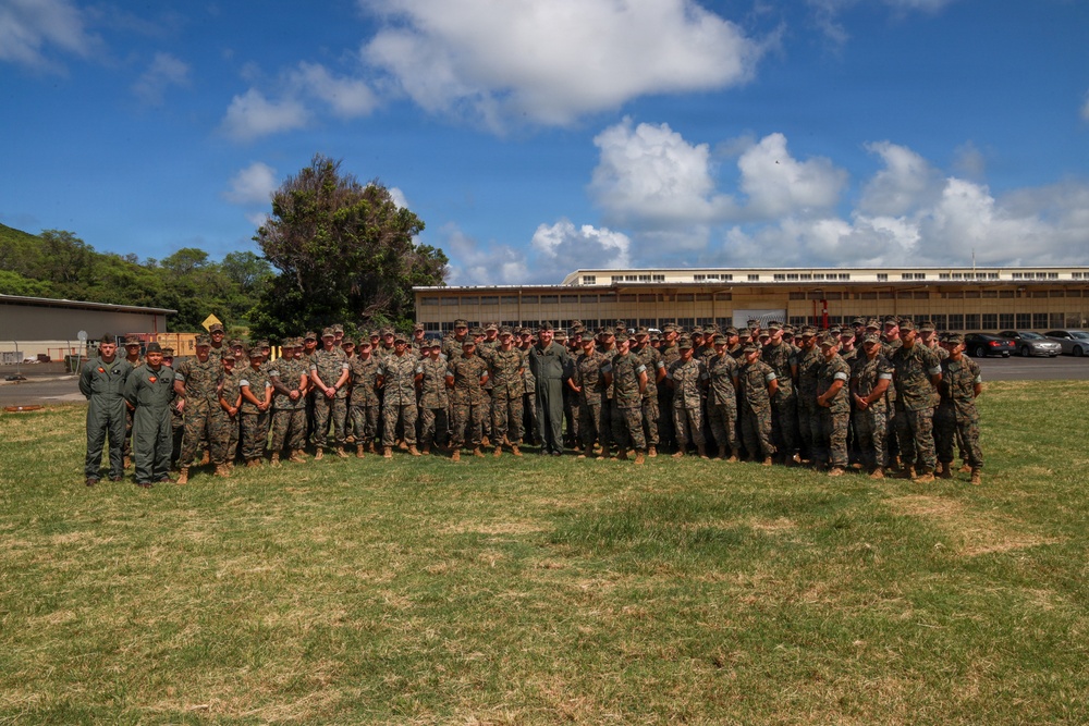 Maj. Gen. Simon Doran visits Marine Corps Air Station Kaneohe Bay, Hawaii