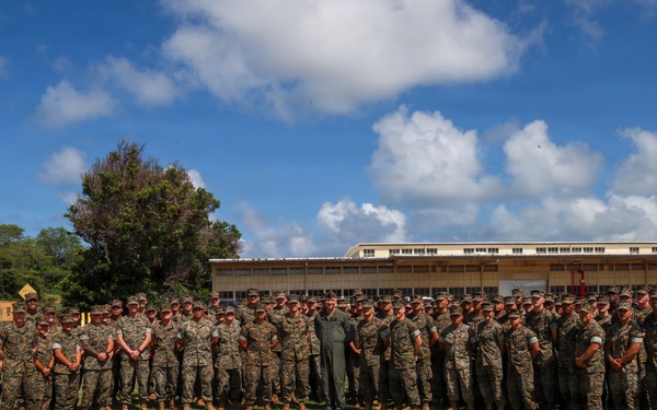 Maj. Gen. Simon Doran visits Marine Corps Air Station Kaneohe Bay, Hawaii