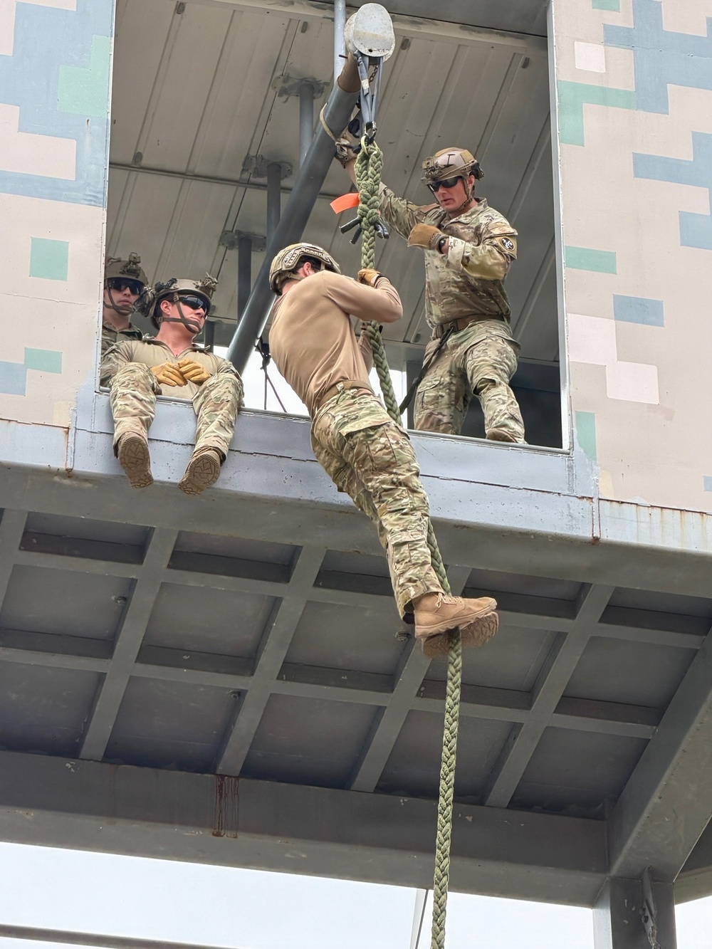Freedom Flag 26-1 Tactical Air Control Party Fast Rope Insertion Extraction System