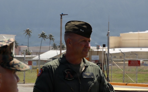 Maj. Gen. Simon Doran visits Marine Corps Air Station Kaneohe Bay, Hawaii