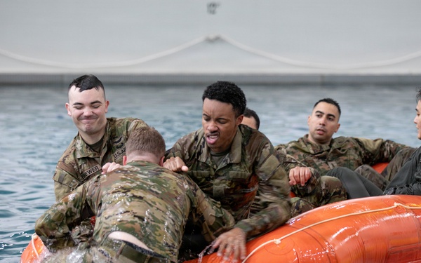 3rd Military Intelligence Battalion, 501st Brigade and 296th Republic of Korea Air Force Squadron, Black Bats, Participate in Water Survival Training