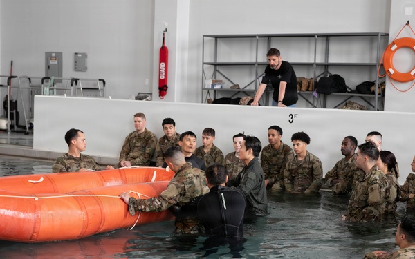 3rd Military Intelligence Battalion, 501st Brigade and 296th Republic of Korea Air Force Squadron, Black Bats, Participate in Water Survival Training
