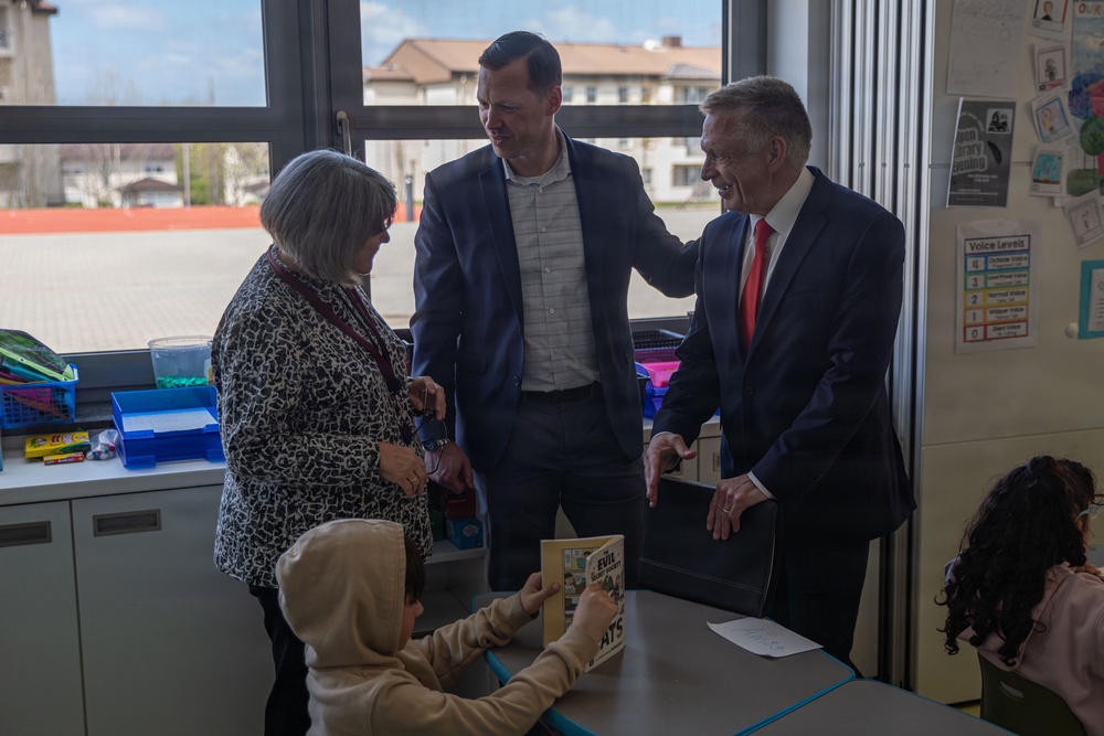Senior War Department Leaders Visit KMC Schools, Meet with Parents, Students and Educators