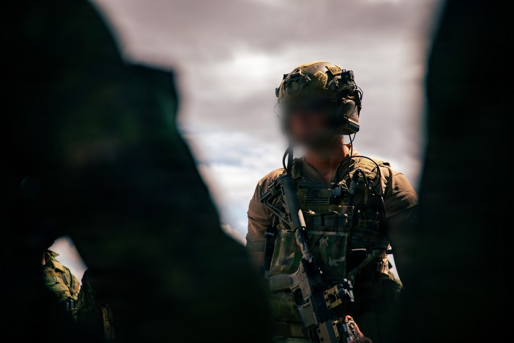 Balikatan 2026: Green Berets, Philippine special operators conduct cold loading training for an air assault mission