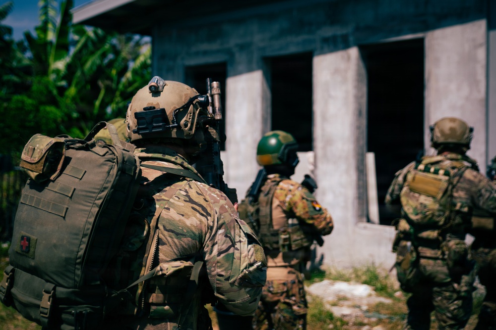 Balikatan 2026: Green Berets and Philippine special operators conduct combined air assault mission