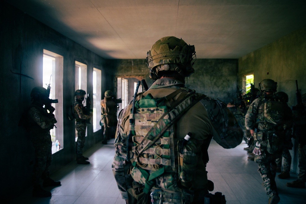Balikatan 2026: Green Berets and Philippine special operators conduct combined air assault mission