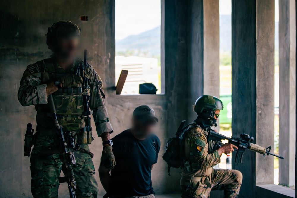 Balikatan 2026: Green Berets and Philippine special operators conduct combined air assault mission