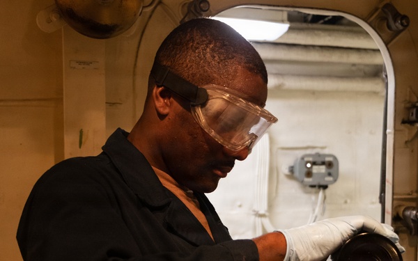 USS Portland Sailors and Marines Conduct Routine Operations
