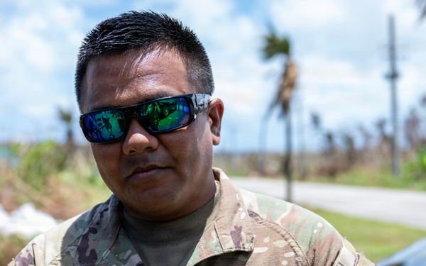 Sailors and Soldiers deliver emergency supplies for Saipan residents affected by Super Typhoon Sinlaku