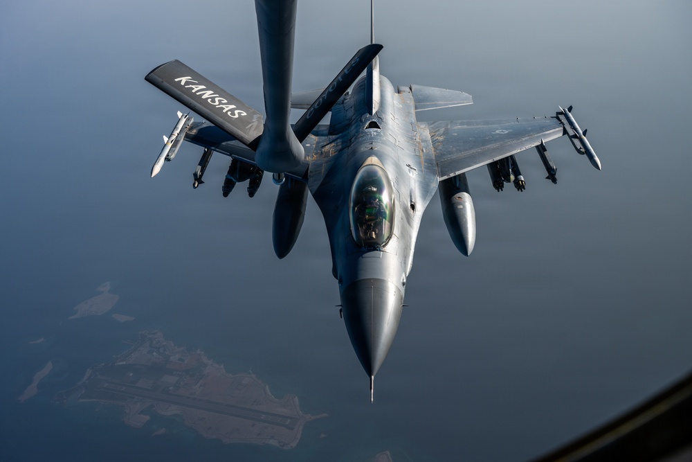 F-16 Flies over U.S. Central Command Area of Responsibility