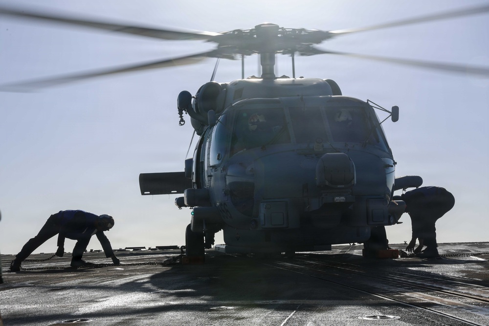 USS Thomas Hudner (DDG 116) Conducts Flight Operations