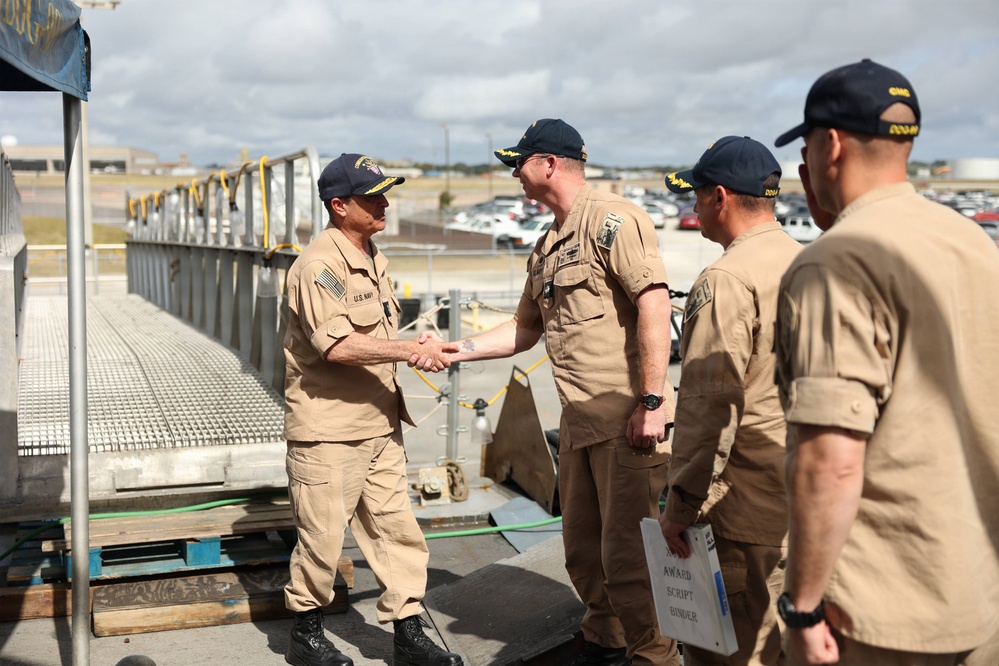 Rear Adm. Cahill Visits USS Farragut