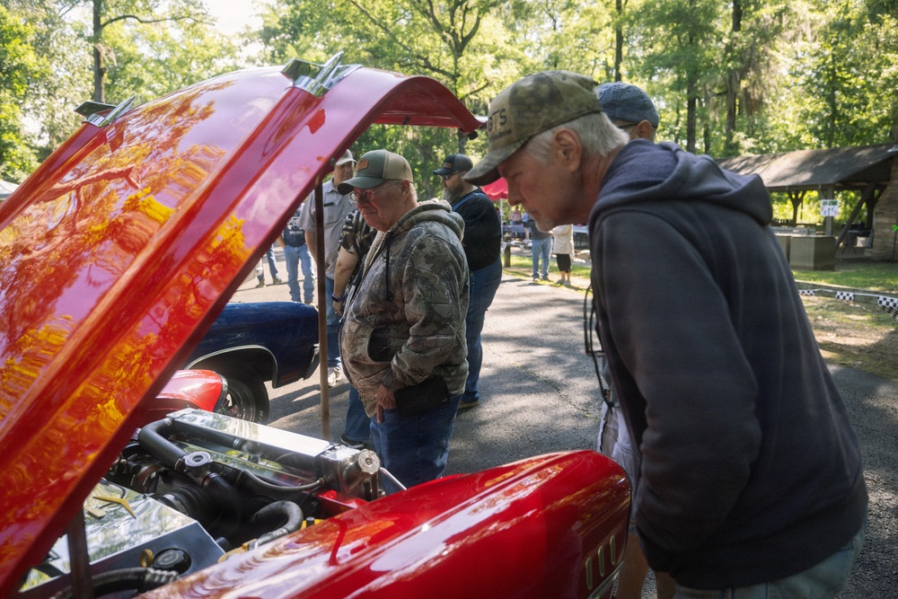 USACE Attends 2nd Annual Cruisin' the Bigbee Car Show!