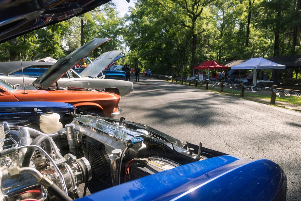 USACE Attends 2nd Annual Cruisin' the Bigbee Car Show!
